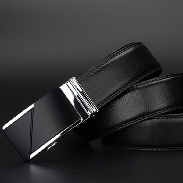 Ceinture noire en cuir pour homme, enroulée avec boucle design noire et argentée