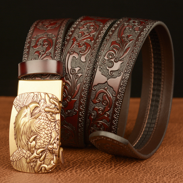 Ceinture western homme avec une boucle imposante et des motifs détaillés pour un style affirmé.